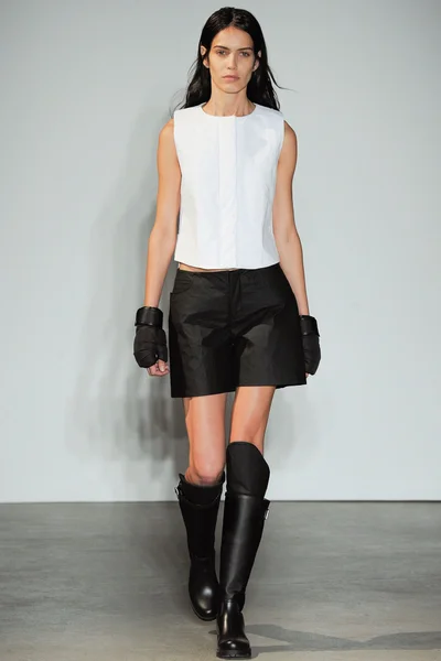 Look 3